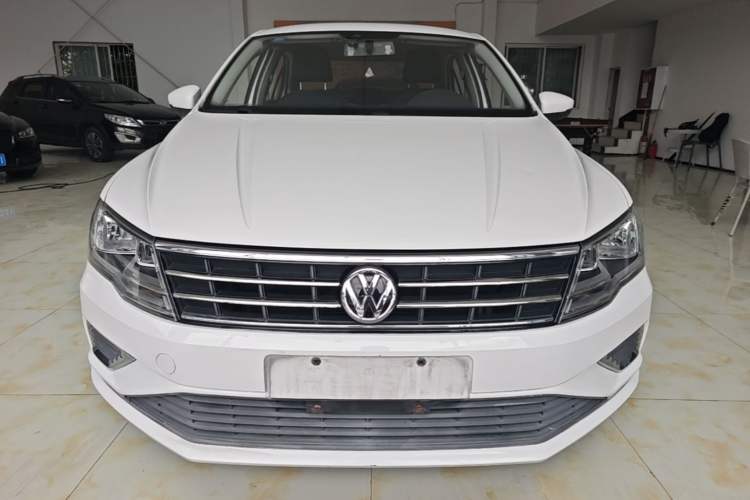 Used Volkswagen Jetta 2017 1.4L Manual Fashion Edition Front