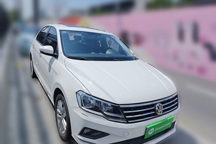 Used Volkswagen Jetta 2017 1.5L Manual Comfort Model Front Right 45 Deg