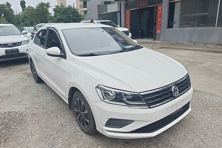 Used Volkswagen Jetta 2017 1.5L Manual Fashion Edition Front Right 45 Deg