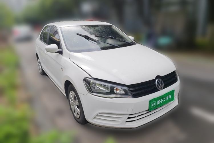 Used Volkswagen Jetta 2017 1.4L Manual Fashion Edition Front Right 45 Deg