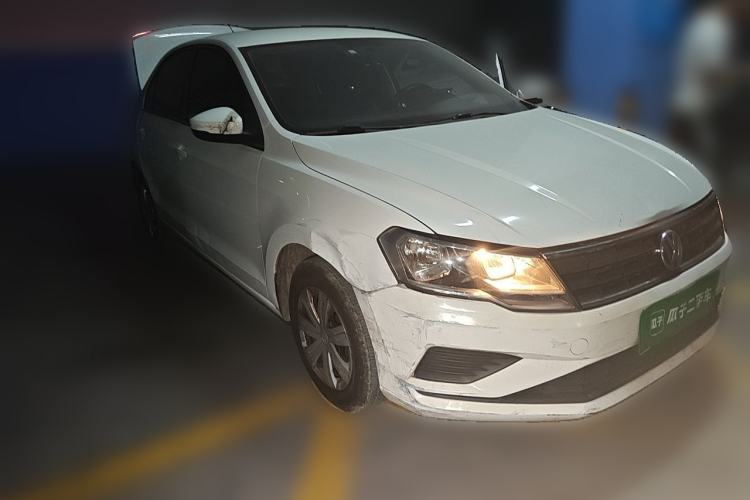 Used Volkswagen Jetta 2017 1.4L Manual Fashion Edition Front Right 45 Deg