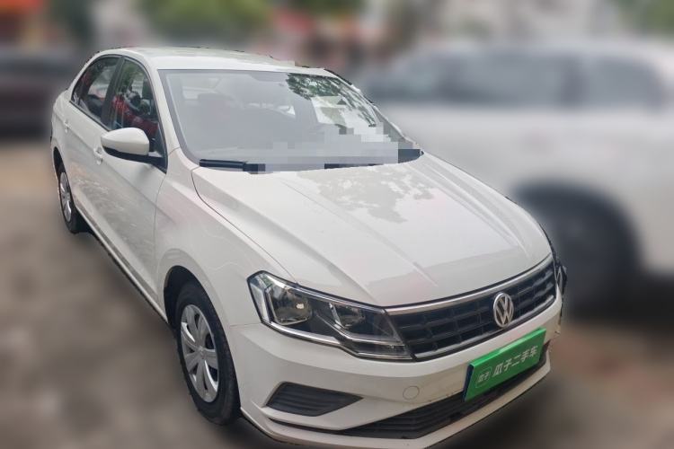 Used Volkswagen Jetta 2017 1.4L Manual Fashion Edition Front Right 45 Deg