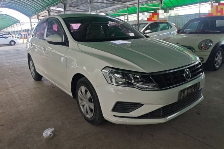 Used Volkswagen Jetta 2017 1.5L Manual Fashion Edition Front Right 45 Deg