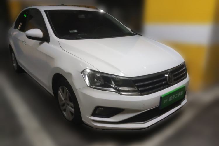 Used Volkswagen Jetta 2017 1.5L Automatic Comfort Model Front Right 45 Deg