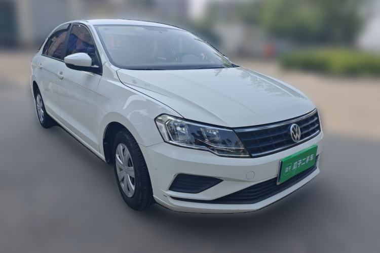Used Volkswagen Jetta 2017 1.4L Manual Fashion Edition Front Right 45 Deg