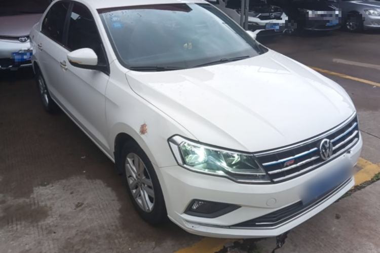 Used Volkswagen Jetta 2017 1.5L Automatic Comfort Model Front Right 45 Deg