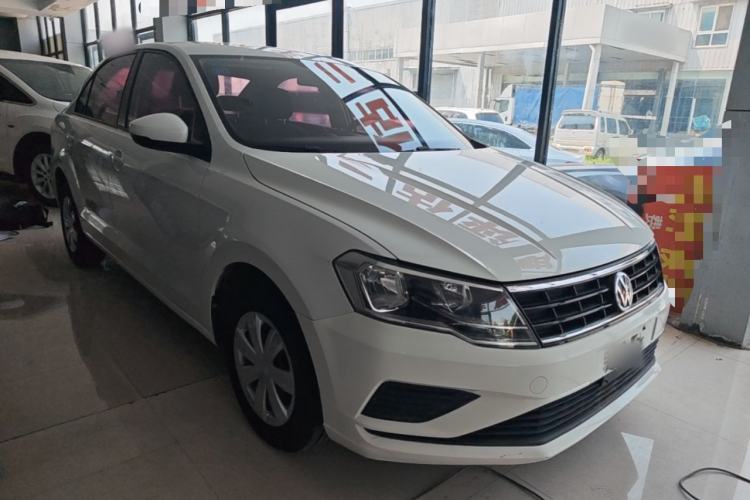 Used Volkswagen Jetta 2017 1.4L Manual Fashion Edition Front Right 45 Deg