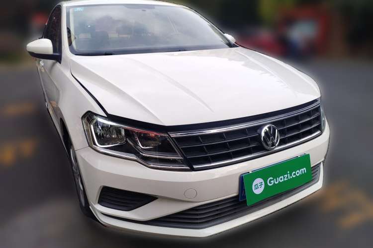 Used Volkswagen Jetta 2017 1.5L Automatic Fashion Model Front Right 45 Deg