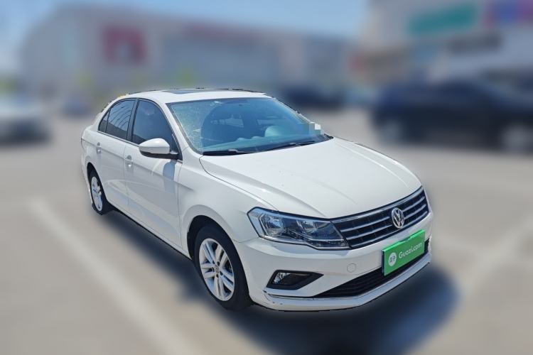 Used Volkswagen Jetta 2017 1.5L Manual Comfort Model Front Right 45 Deg