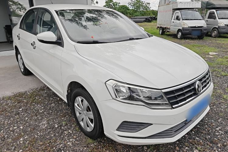 Used Volkswagen Jetta 2017 1.5L Automatic Fashion Model Front Right 45 Deg