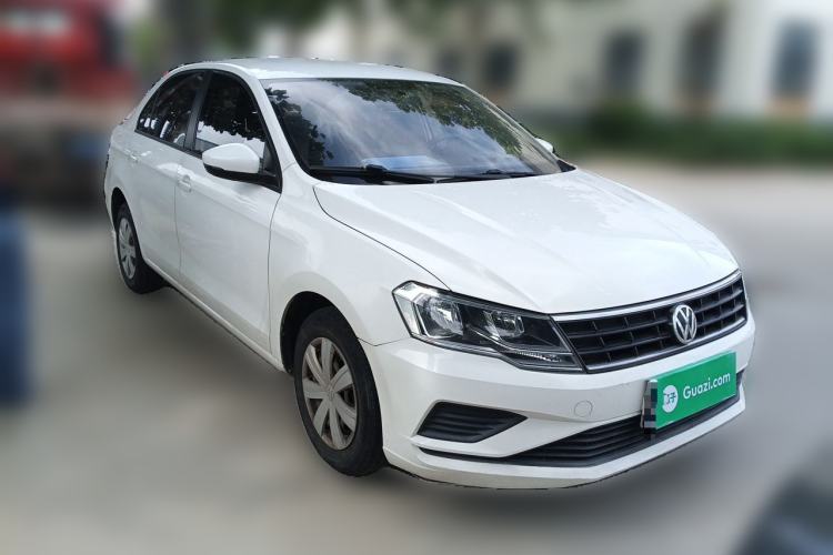 Used Volkswagen Jetta 2017 1.4L Manual Fashion Edition Front Right 45 Deg