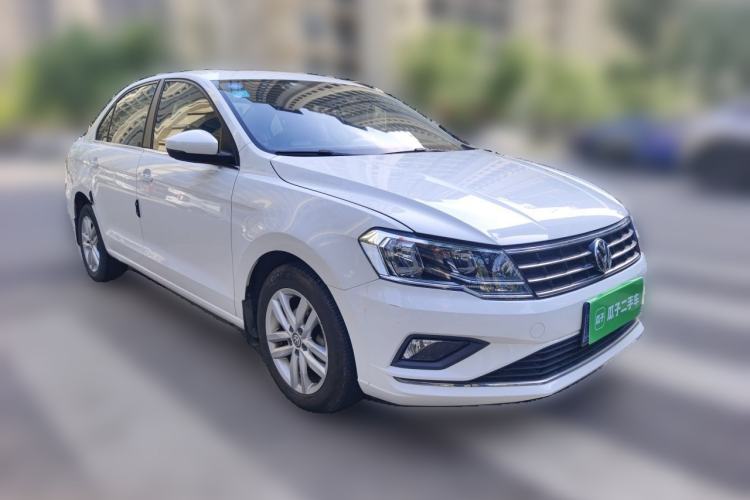 Used Volkswagen Jetta 2017 1.5L Manual Comfort Model Front Right 45 Deg