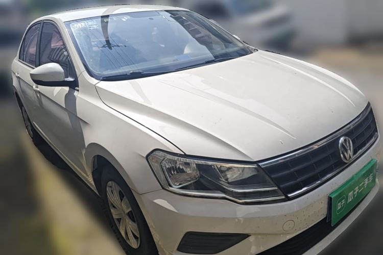 Used Volkswagen Jetta 2017 1.4L Manual Fashion Edition Front Right 45 Deg
