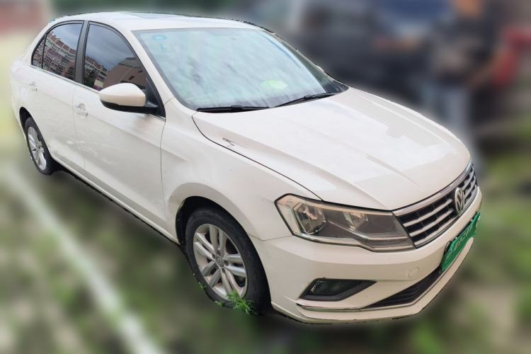 Used Volkswagen Jetta 2017 1.5L Automatic Comfort Model Front Right 45 Deg