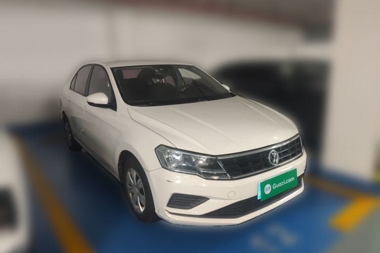 Used Volkswagen Jetta 2017 1.4L Manual Fashion Edition Front Right 45 Deg