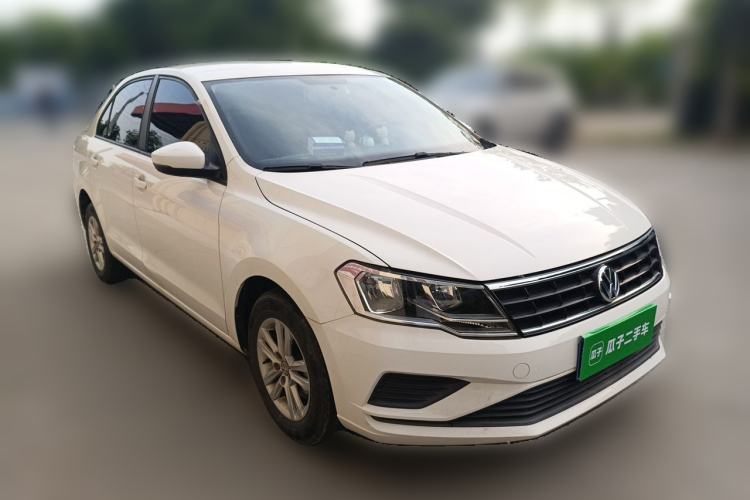 Used Volkswagen Jetta 2017 1.5L Manual Fashion Edition Front Right 45 Deg
