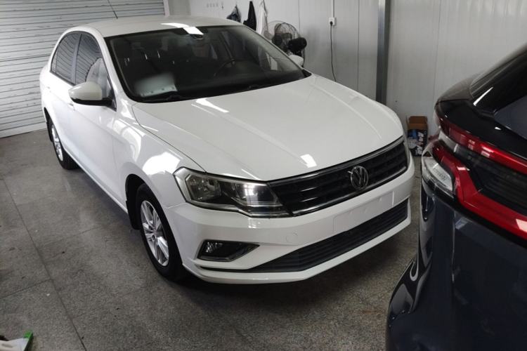 Used Volkswagen Jetta 2017 1.4L Manual Fashion Edition Front Right 45 Deg