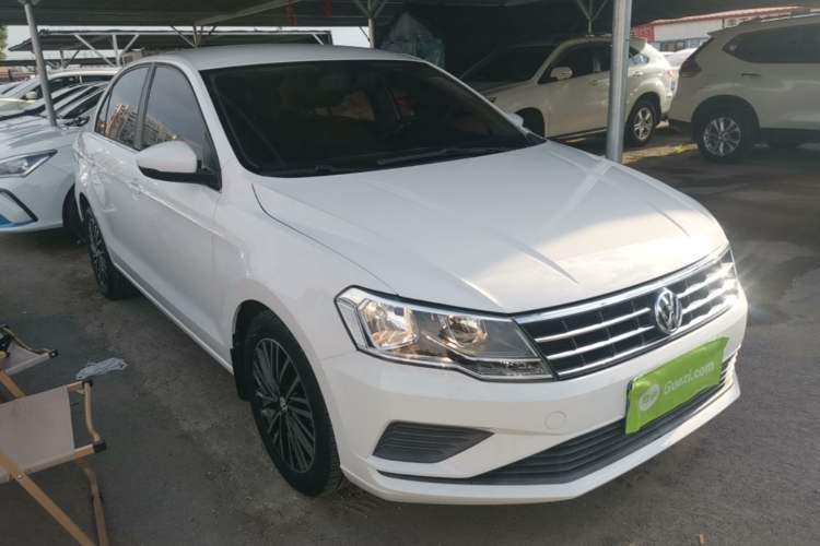Used Volkswagen Jetta 2017 1.5L Manual Fashion Edition Front Right 45 Deg