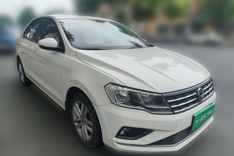 Used Volkswagen Jetta 2017 1.4L Manual Comfort Model Front Right 45 Deg