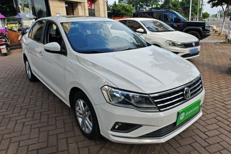 Used Volkswagen Jetta 2017 1.5L Automatic Comfort Model Front Right 45 Deg