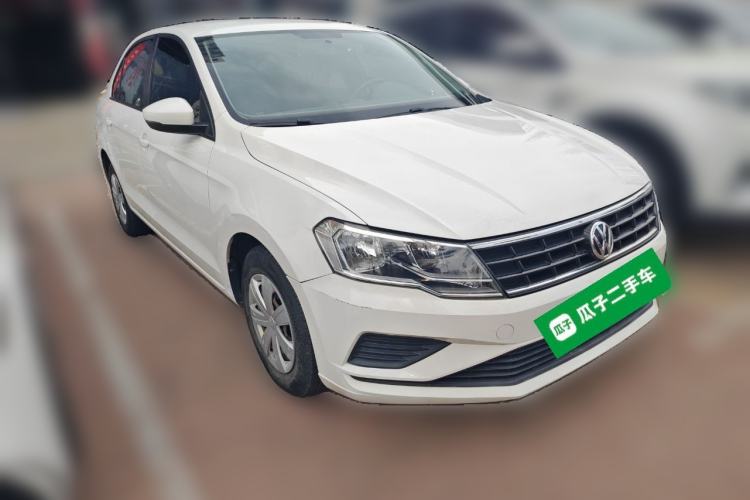 Used Volkswagen Jetta 2017 1.4L Manual Fashion Edition Front Right 45 Deg