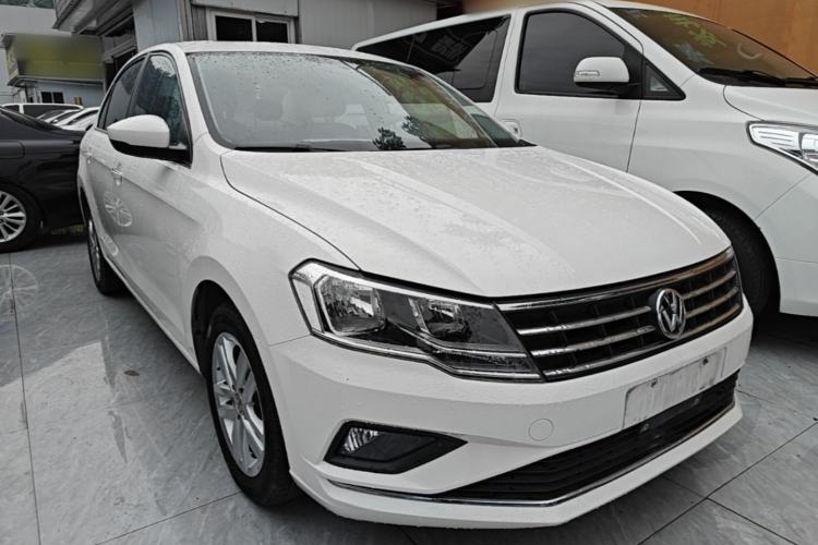 Used Volkswagen Jetta 2017 1.5L Automatic Comfort Model Front Right 45 Deg