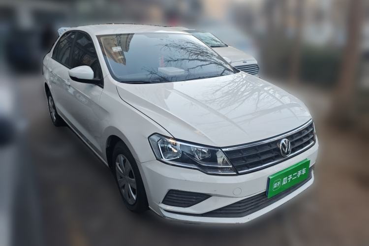 Used Volkswagen Jetta 2017 1.4L Manual Fashion Edition Front Right 45 Deg