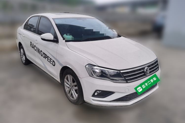 Used Volkswagen Jetta 2017 1.4L Manual Comfort Model Front Right 45 Deg