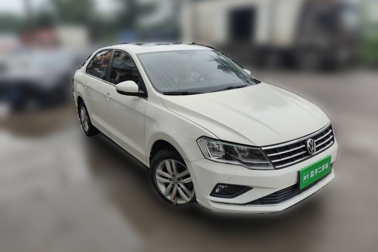 Used Volkswagen Jetta 2017 1.5L Manual Comfort Model Front Right 45 Deg