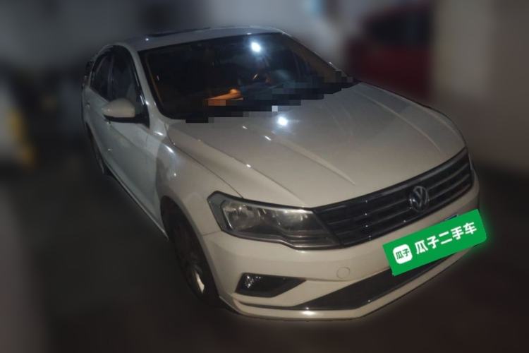 Used Volkswagen Jetta 2017 1.5L Automatic Comfort Model Front Right 45 Deg