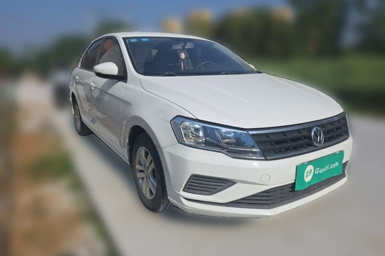 Used Volkswagen Jetta 2017 1.5L Manual Fashion Edition Front Right 45 Deg