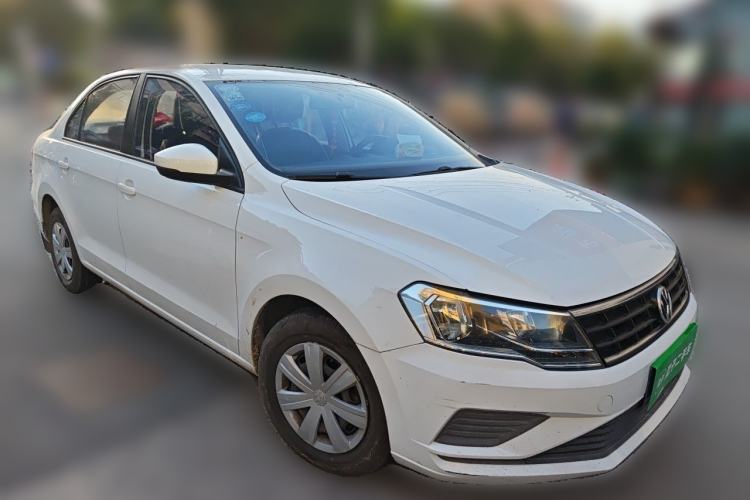 Used Volkswagen Jetta 2017 1.5L Manual Fashion Edition Front Right 45 Deg