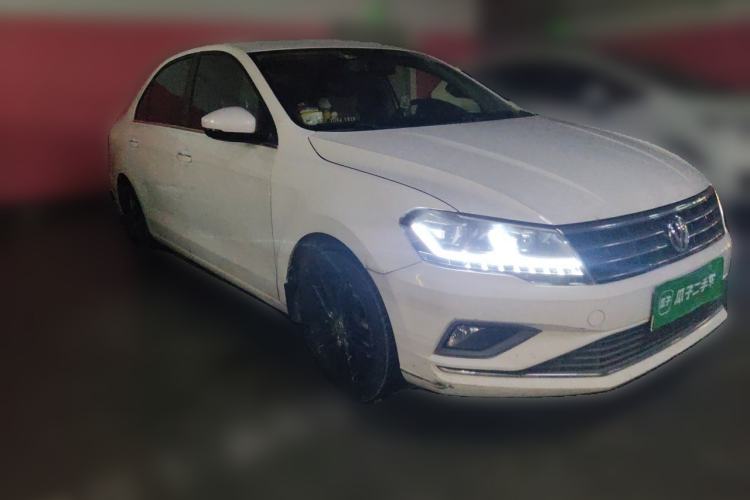 Used Volkswagen Jetta 2017 1.5L Manual Comfort Model Front Right 45 Deg