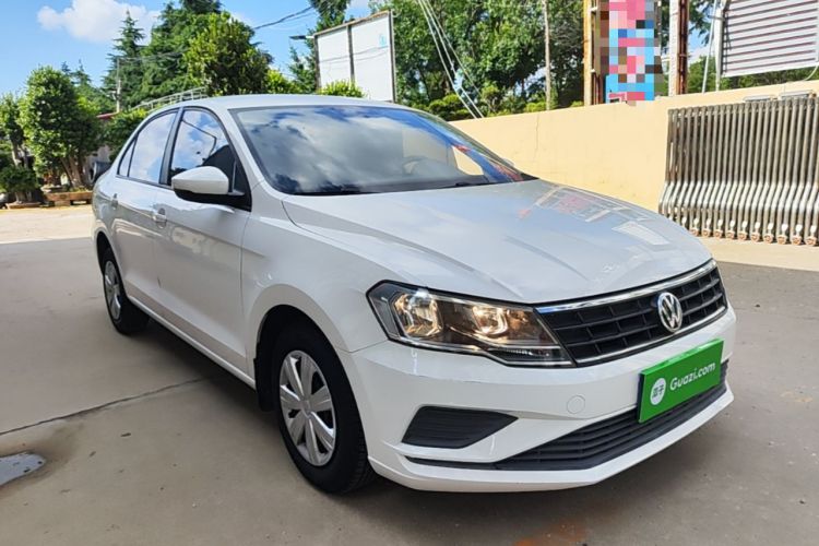 Used Volkswagen Jetta 2017 1.5L Manual Fashion Edition Front Right 45 Deg