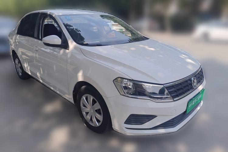 Used Volkswagen Jetta 2017 1.4L Manual Fashion Edition Front Right 45 Deg