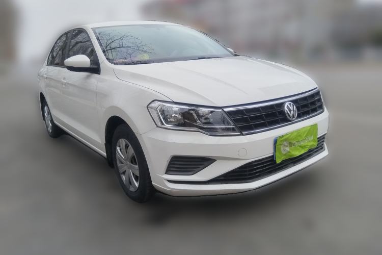 Used Volkswagen Jetta 2017 1.4L Manual Fashion Edition Front Right 45 Deg
