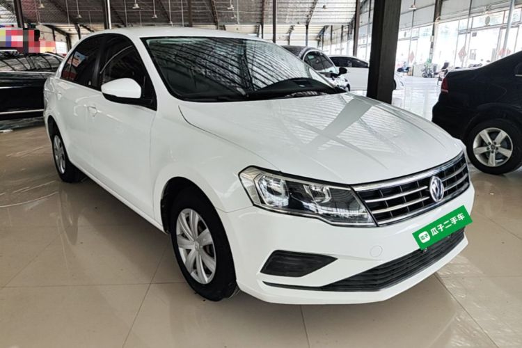 Used Volkswagen Jetta 2017 1.4L Manual Fashion Edition Front Right 45 Deg