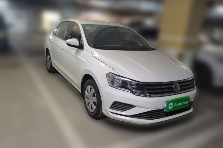 Used Volkswagen Jetta 2017 1.5L Automatic Fashion Model Front Right 45 Deg