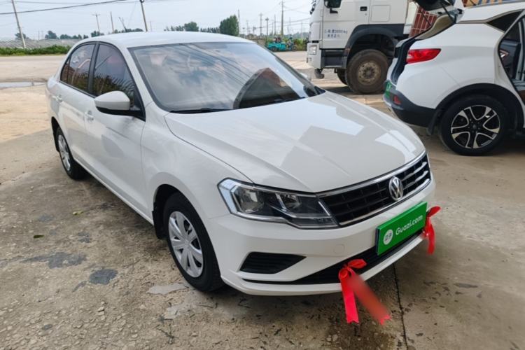 Used Volkswagen Jetta 2017 1.5L Manual Fashion Edition Front Right 45 Deg
