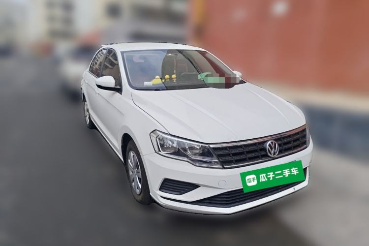 Used Volkswagen Jetta 2017 1.4L Manual Fashion Edition Front Right 45 Deg