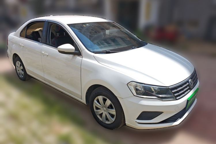 Used Volkswagen Jetta 2017 1.4L Manual Fashion Edition Front Right 45 Deg