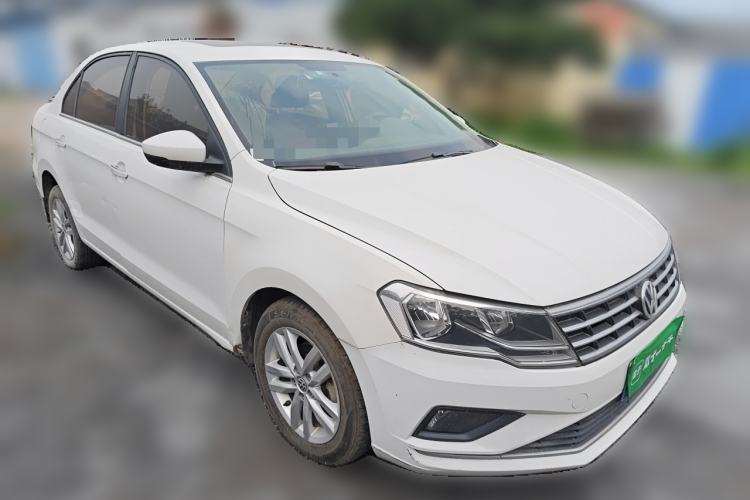 Used Volkswagen Jetta 2017 1.5L Manual Comfort Model Front Right 45 Deg