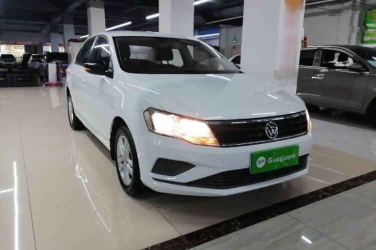 Used Volkswagen Jetta 2017 1.5L Automatic Fashion Model Front Right 45 Deg
