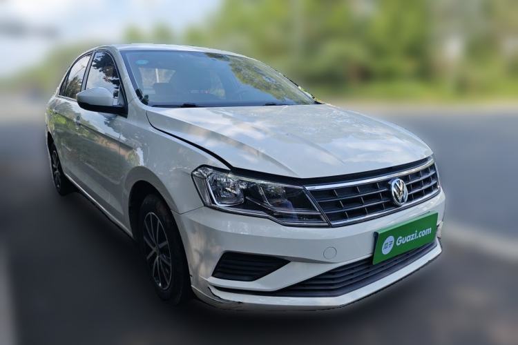 Used Volkswagen Jetta 2017 1.4L Manual Fashion Edition Front Right 45 Deg