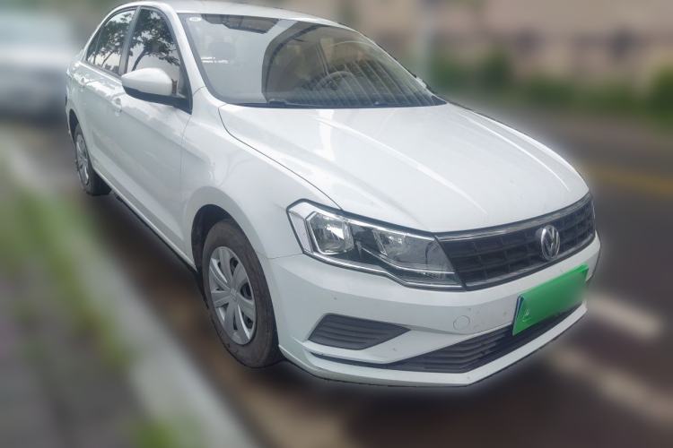Used Volkswagen Jetta 2017 1.4L Manual Fashion Edition Front Right 45 Deg