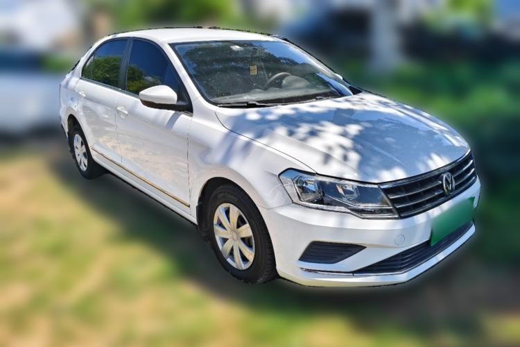 Used Volkswagen Jetta 2017 1.4L Manual Fashion Edition Front Right 45 Deg