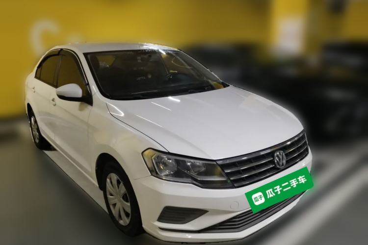 Used Volkswagen Jetta 2017 1.5L Automatic Fashion Model Front Right 45 Deg