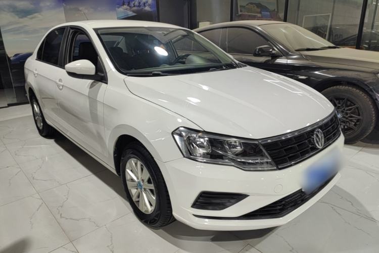 Used Volkswagen Jetta 2017 1.5L Automatic Fashion Model Front Right 45 Deg