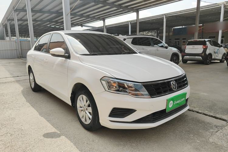 Used Volkswagen Jetta 2017 1.4L Manual Fashion Edition Front Right 45 Deg