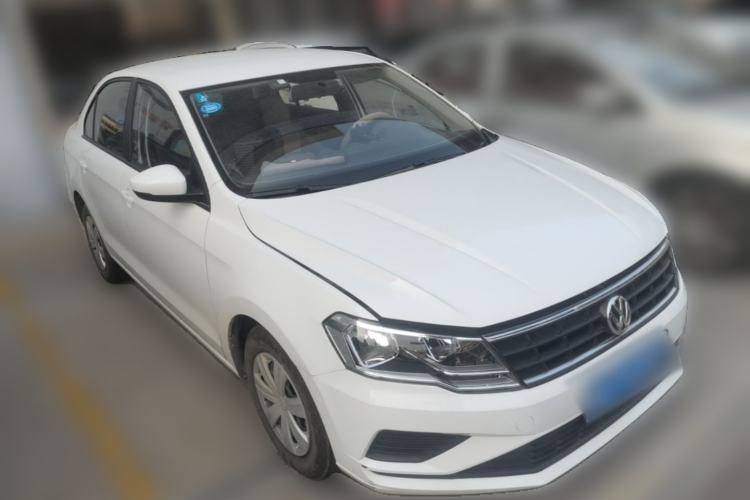 Used Volkswagen Jetta 2017 1.5L Manual Fashion Edition Front Right 45 Deg